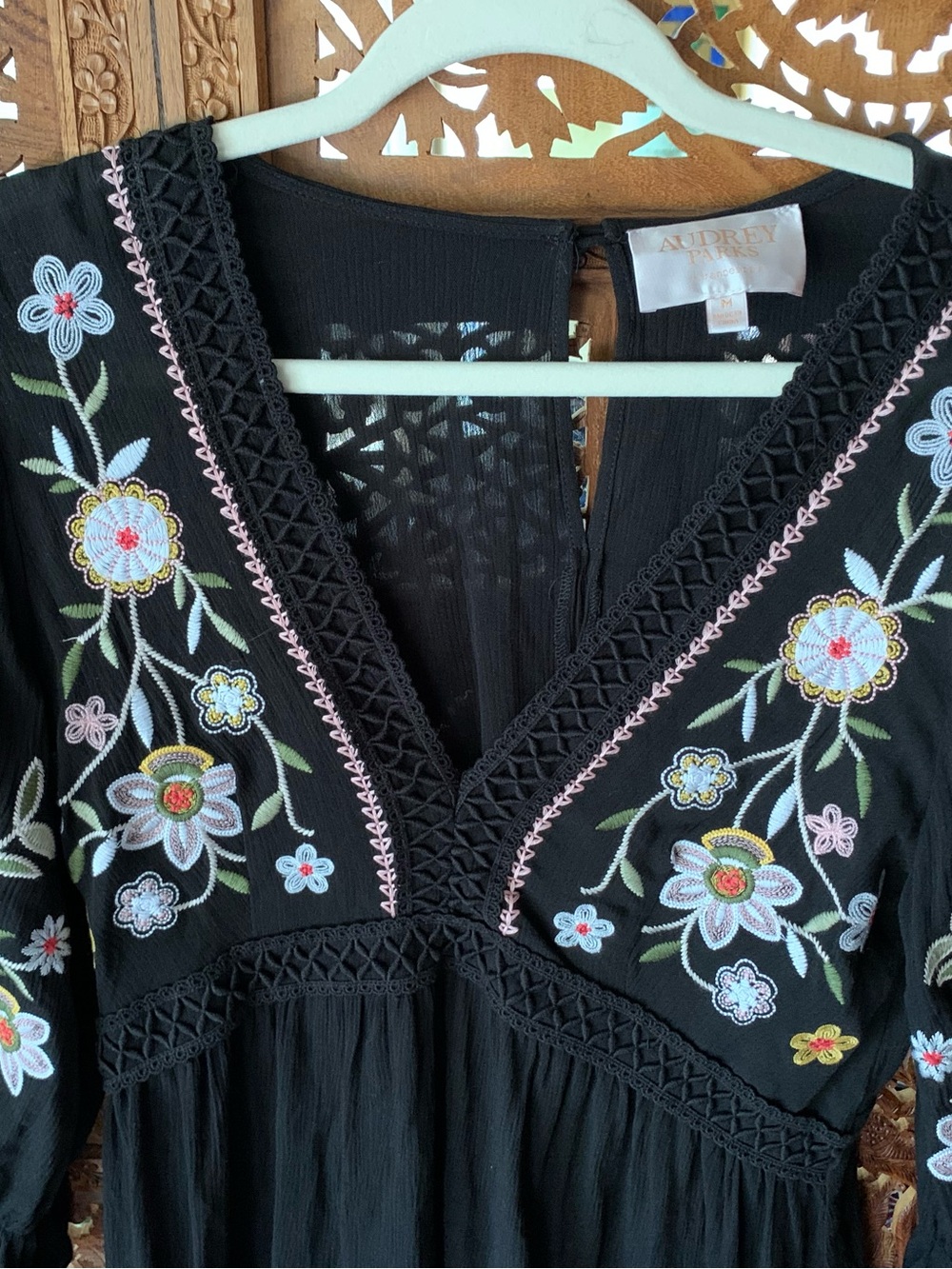 Black Embroidered V-Neck Tunic with Floral Detail - Picture 4 of 5